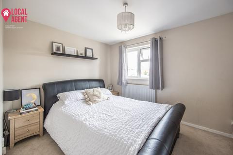 2 Chiffinch Gardens, Northfleet, Gravesend, DA11 8SL