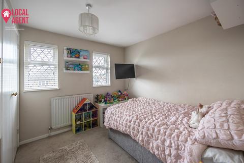 2 Chiffinch Gardens, Northfleet, Gravesend, DA11 8SL