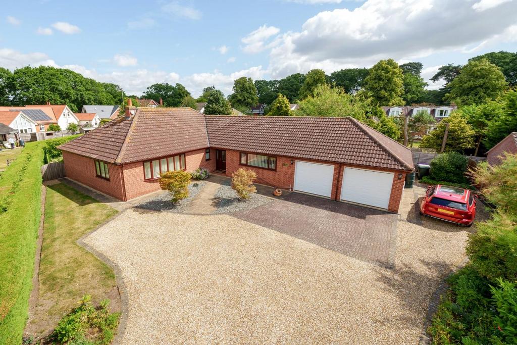 Green Lane, Woodhall Spa 4 bed detached bungalow for sale £500,000