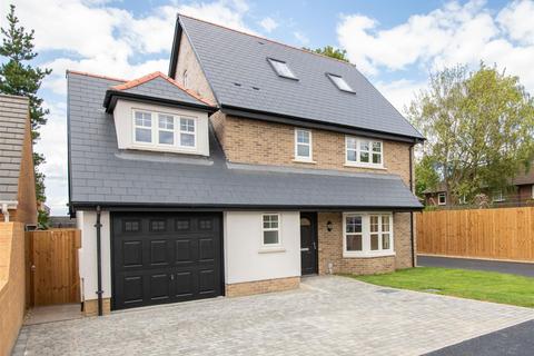 4 bedroom detached house for sale, The Sidings, Lower Stondon