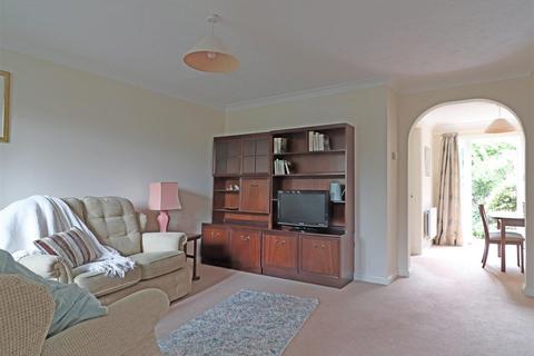 111 Alpine Road, Redhill, RH1 2LE
