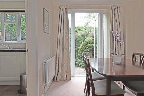 111 Alpine Road, Redhill, RH1 2LE