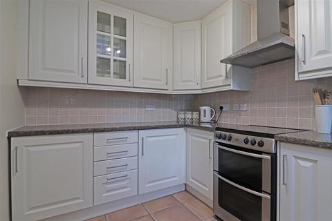 111 Alpine Road, Redhill, RH1 2LE