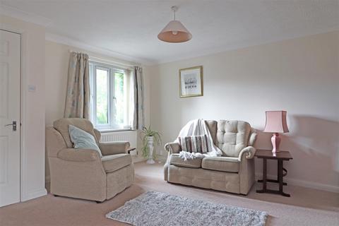 111 Alpine Road, Redhill, RH1 2LE
