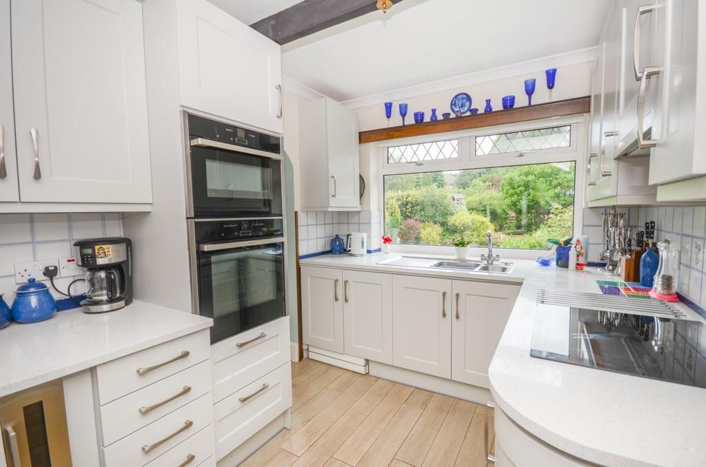 Kitchen pic 3.jpg