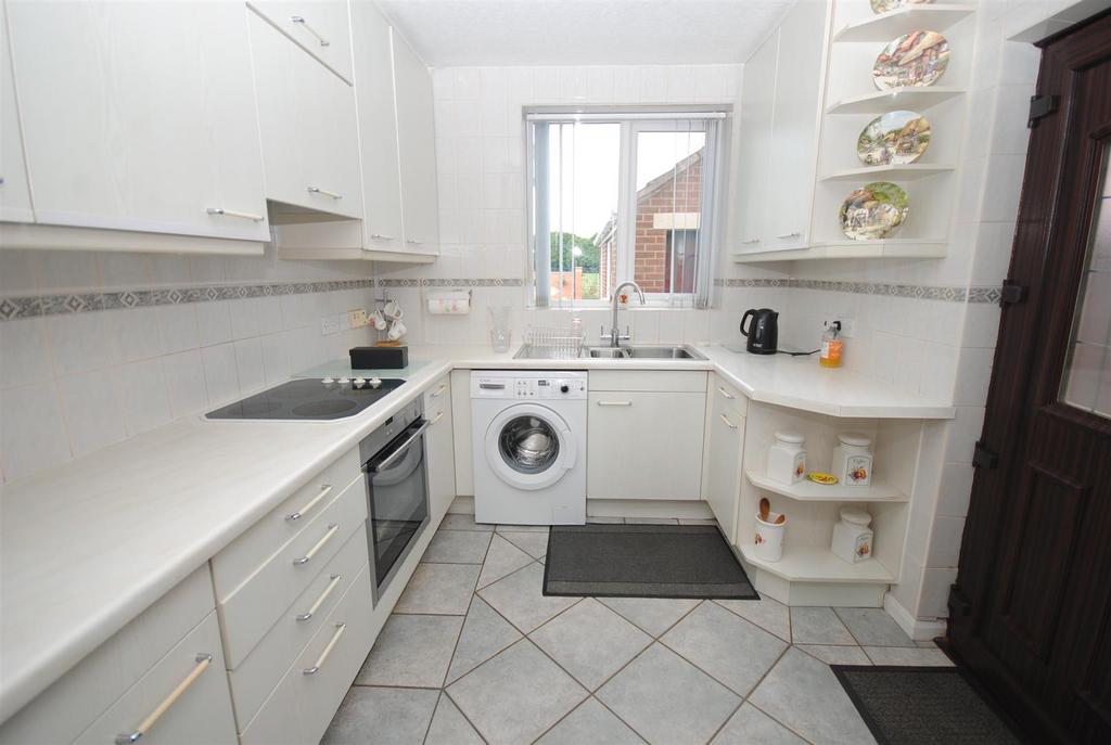 26lowthergrovekitchen.JPG