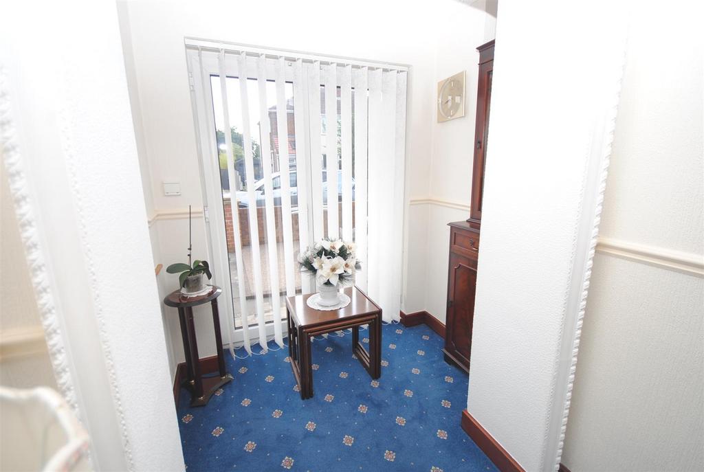 26lowthergroveporch.JPG