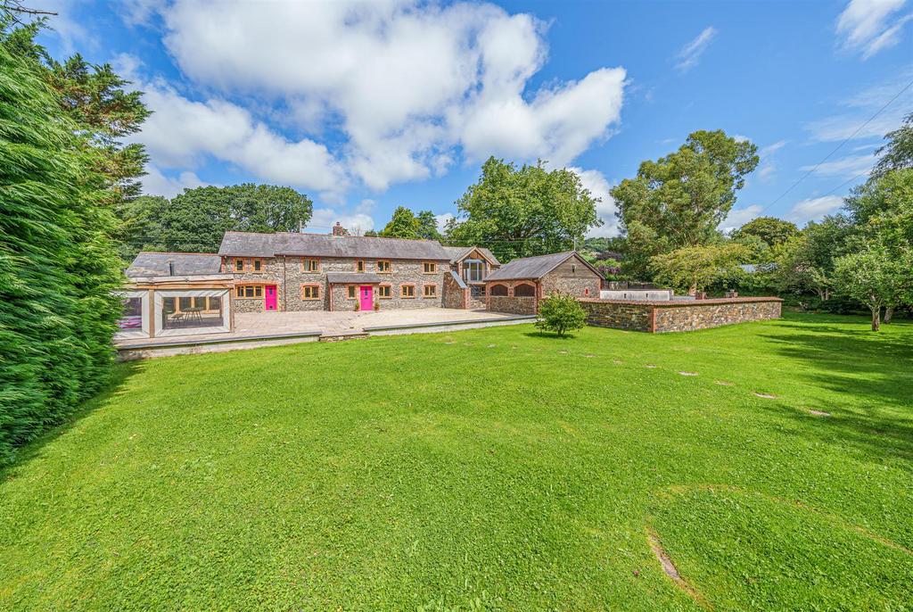 Raleigh Road, Barnstaple 4 bed detached house £1,050,000