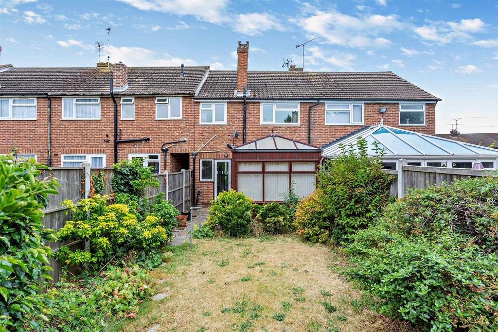 Lucas Avenue, Chelmsford 3 bed terraced house £340,000