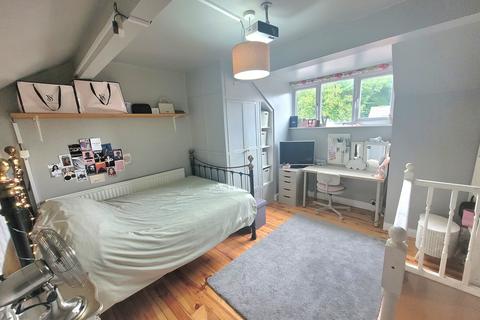 16 Coniston Road, Sheffield, S8 0UT