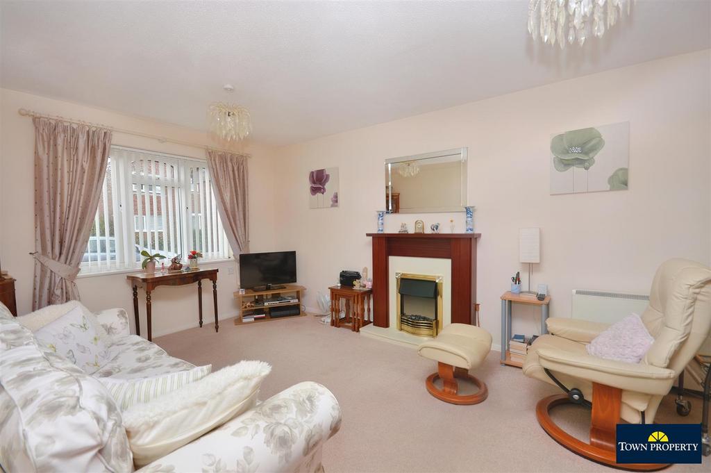 Swanley Close, Eastbourne 2 bed retirement property for sale £124,950