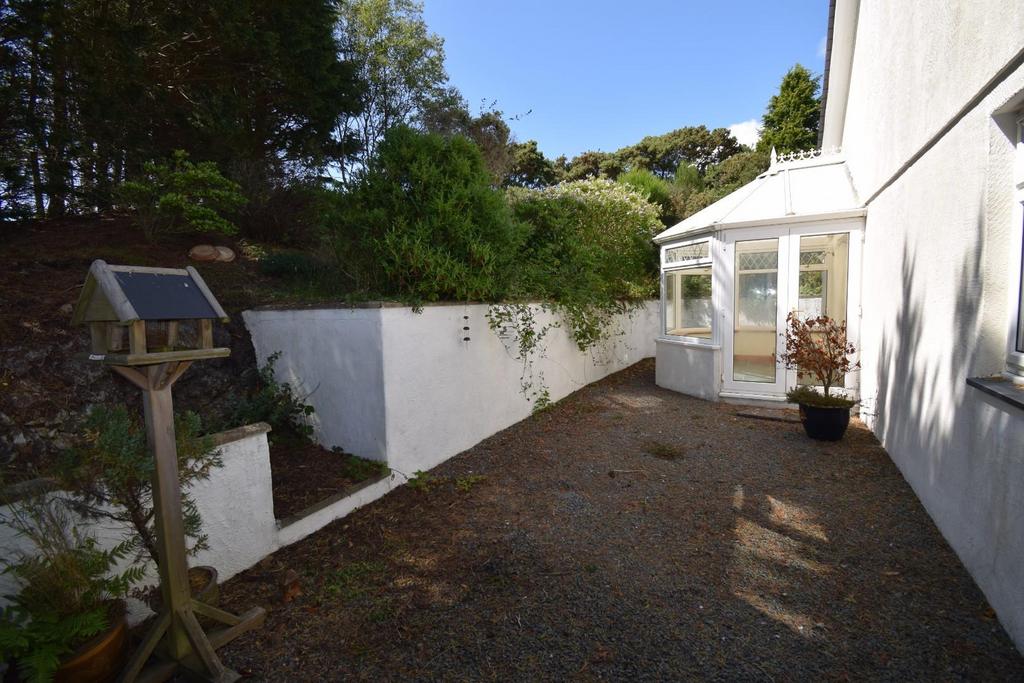 Rear Patio.JPG