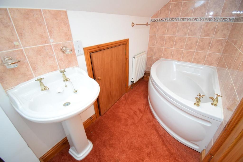 First Floor Bathroom.JPG