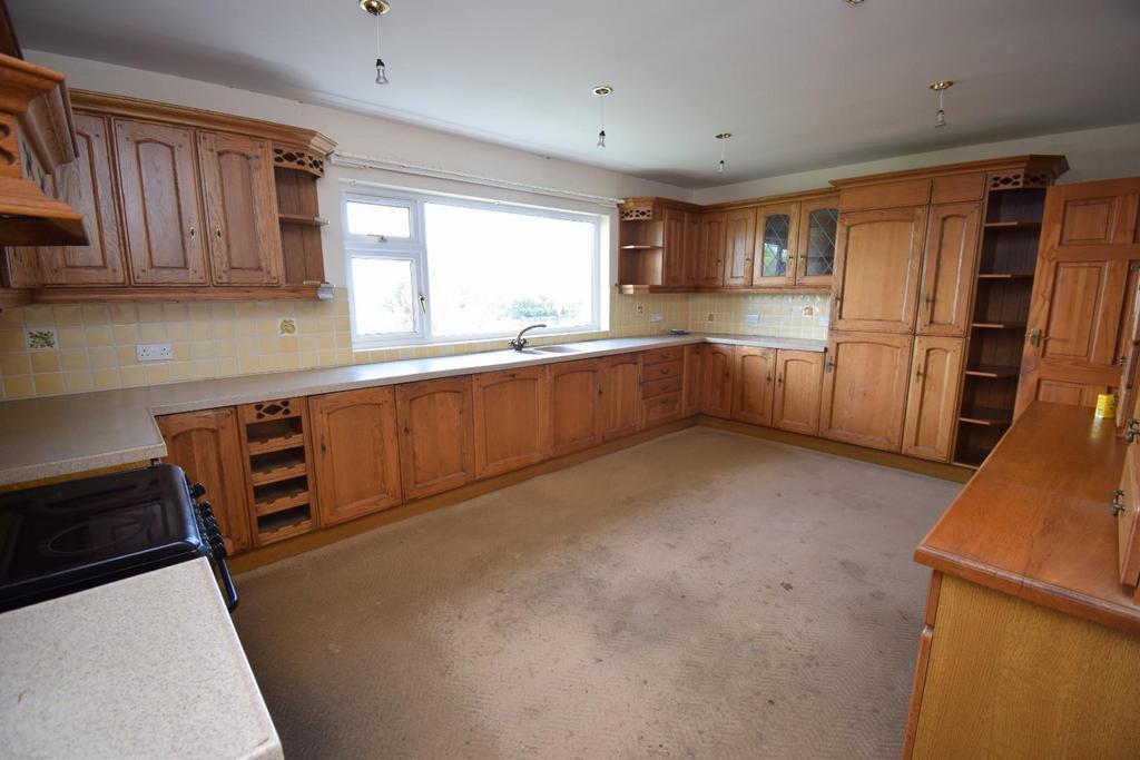 Kitchen 1.JPG