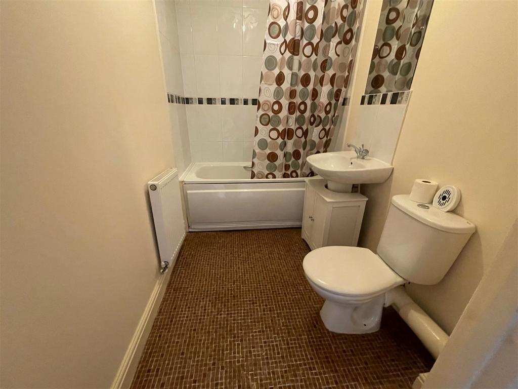 Station Road, Abercynon, Mountain Ash, CF45 4TA 1 bed ground floor flat