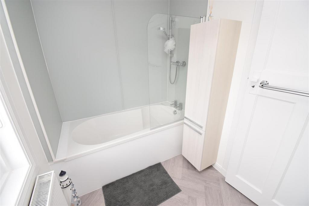 Bathroom (2).jpg