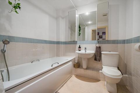 2 bedroom flat for sale, Camberley,  Surrey,  GU15