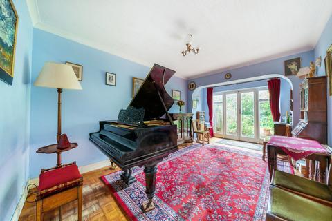 10 Cranleigh Gardens, Kingston Upon Thames, KT2 5TX