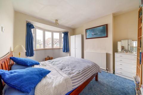 10 Cranleigh Gardens, Kingston Upon Thames, KT2 5TX