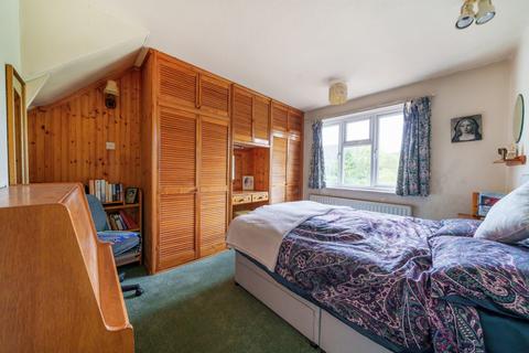 10 Cranleigh Gardens, Kingston Upon Thames, KT2 5TX