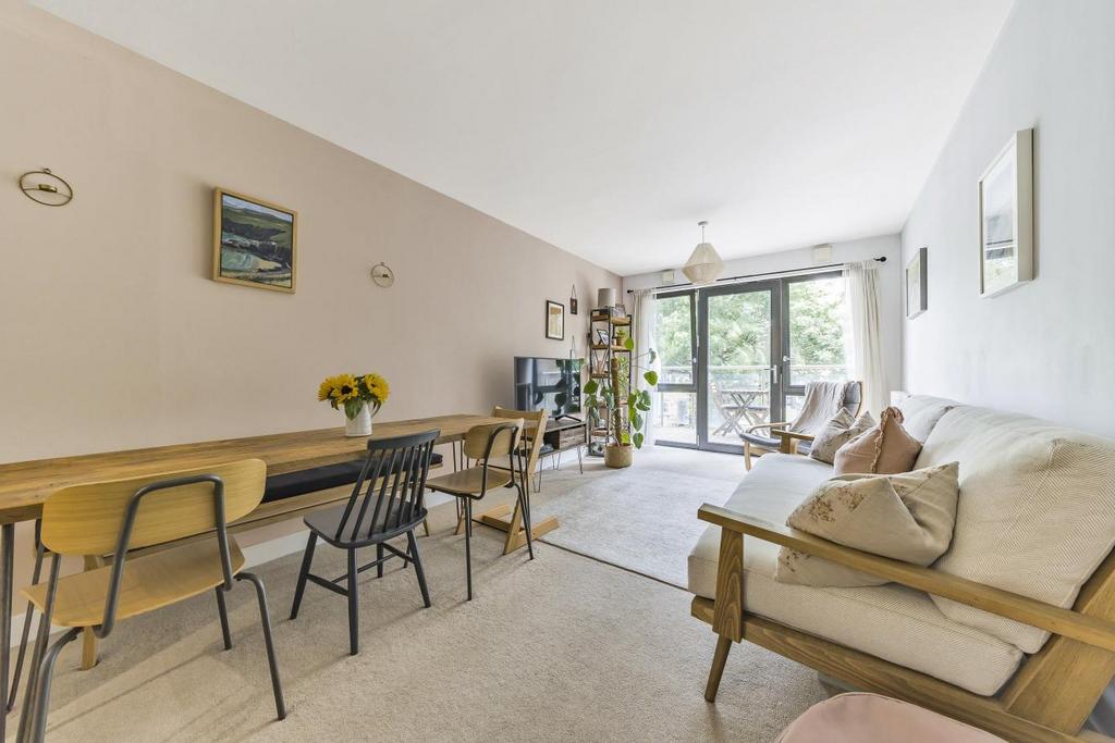 Gwynne Road, Battersea 2 bed flat for sale £500,000