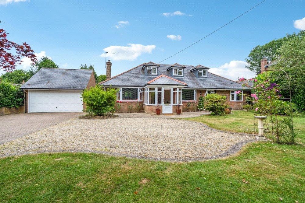 Bellingdon, Chesham, Buckinghamshire, HP5 5 bed detached house for sale