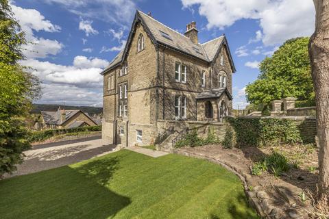 2 bedroom flat to rent, Parish Ghyll Drive, Ilkley, UK, LS29