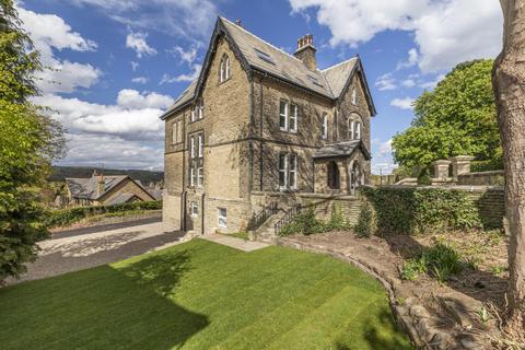 2 bedroom flat to rent, Parish Ghyll Drive, Ilkley, West Yorkshire, LS29