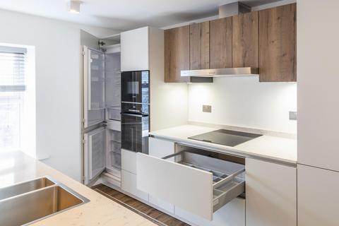 2 bedroom flat to rent, Parish Ghyll Drive, Ilkley, West Yorkshire, LS29