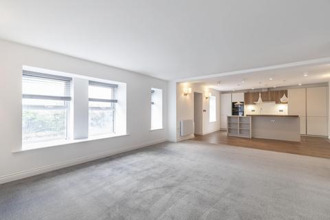 2 bedroom flat to rent, Parish Ghyll Drive, Ilkley, West Yorkshire, LS29