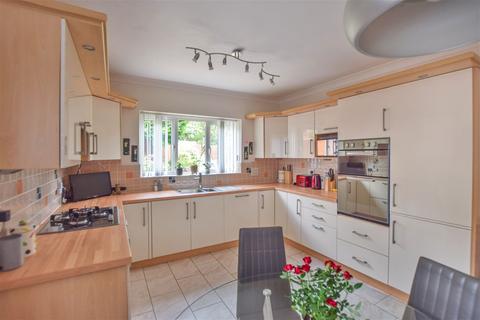 1 Mersham Court, Widnes, WA8 9AT