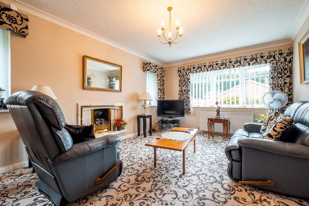 Broadwood Way, Lytham St. Annes, FY8 2 bed bungalow £310,000