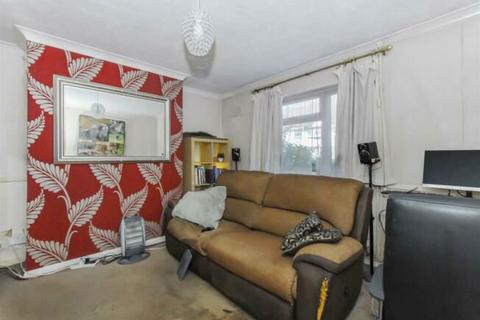3 Dagnall Crescent, Uxbridge, UB8 2HA