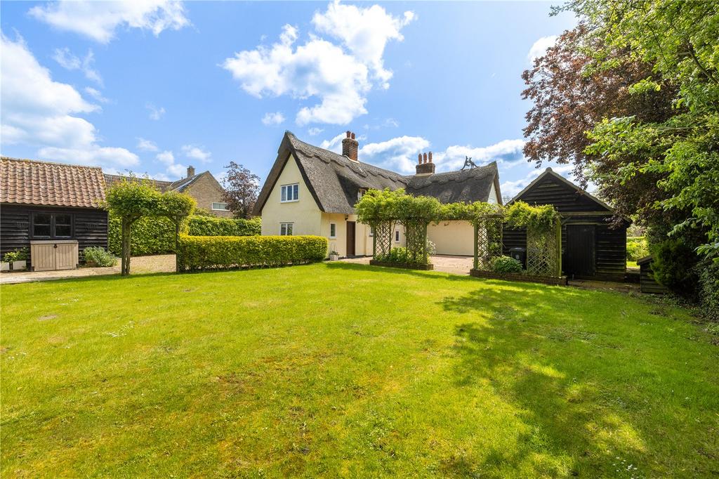 1 Burton End, West Wickham, Cambridge, Cambridgeshire 4 bed detached