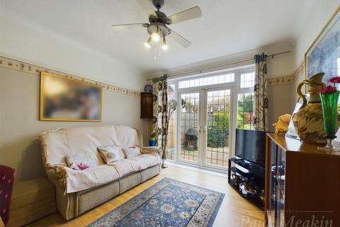 25 Farnborough Crescent, South Croydon, CR2 8HA