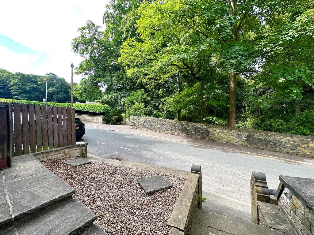 Dog Kennel Bank, Huddersfield, West... 1 bed terraced house £750 pcm