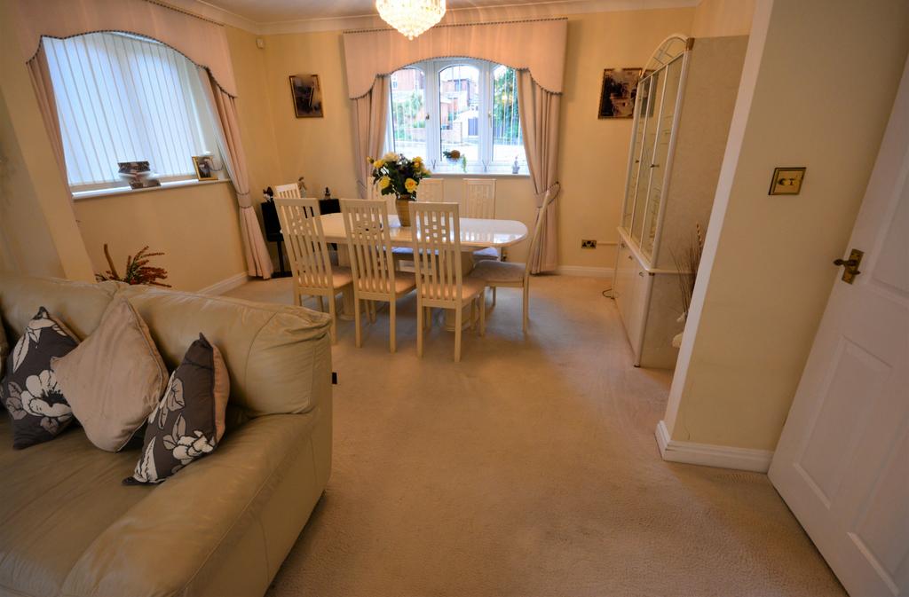 Holyrood House, 434 Bury Old Road, M25 1PQ 2 bed flat for sale £245,000