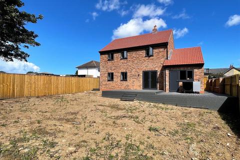 18a West End View, Cayton, Scarborough, YO11 3SP