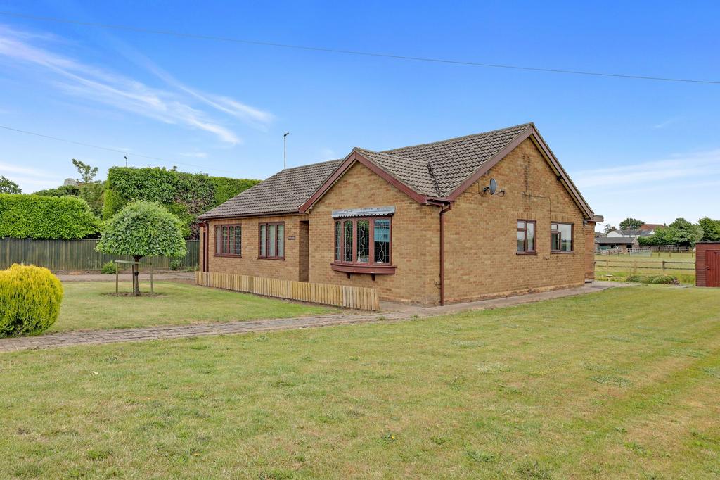 Wisbech Road, West Walton, PE14 3 bed detached bungalow for sale £350,000