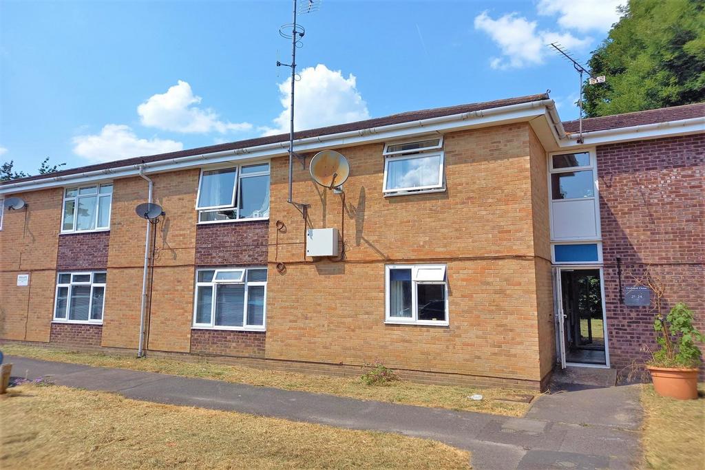 Colden Common 2 bed flat for sale £190,000
