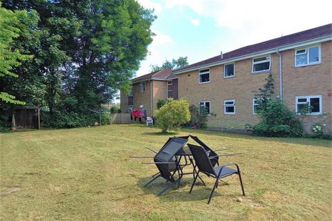 2 bedroom flat for sale, Colden Common