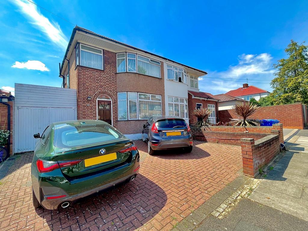 Langland Crescent, Stanmore, HA7 3 bed semidetached house for sale £