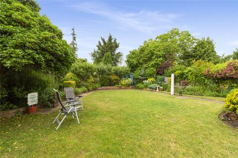 40 Mount Park, Carshalton, SM5 4PS