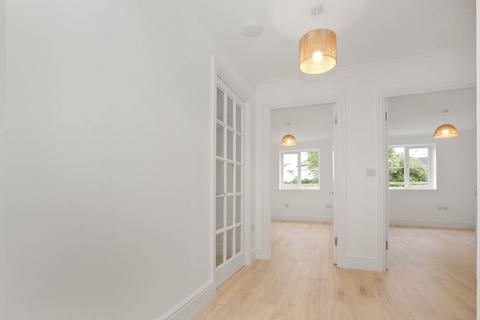 2 bedroom apartment for sale, Greenwood Avenue, Enfield
