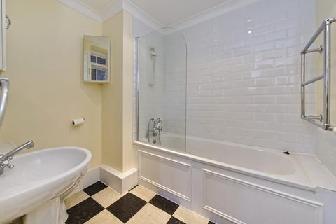 Flat 15, Pembroke Court South Edwardes Square, London, W8 6HN