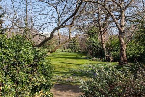 Flat 15, Pembroke Court South Edwardes Square, London, W8 6HN