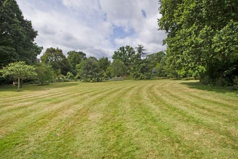 Flat 15, Pembroke Court South Edwardes Square, London, W8 6HN
