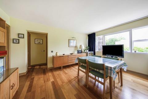 5, Milton Court Parkleys, Richmond, TW10 5LY