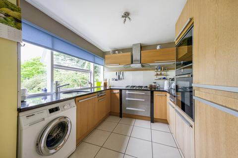 5, Milton Court Parkleys, Richmond, TW10 5LY