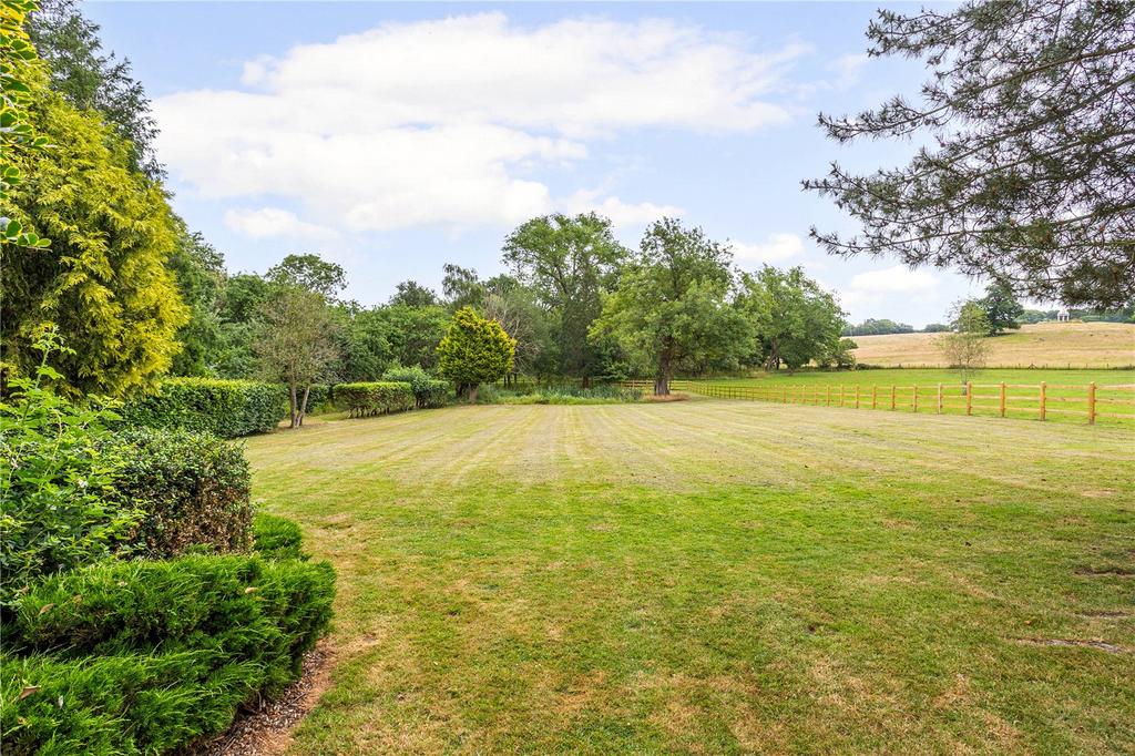 Horseshoe Hill, Upshire, Essex, EN9 4 bed detached house £2,000,000